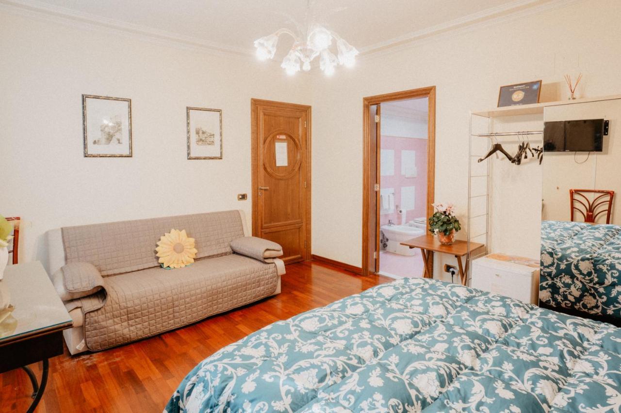 טאראנטו Villa Luigi XVI מראה חיצוני תמונה