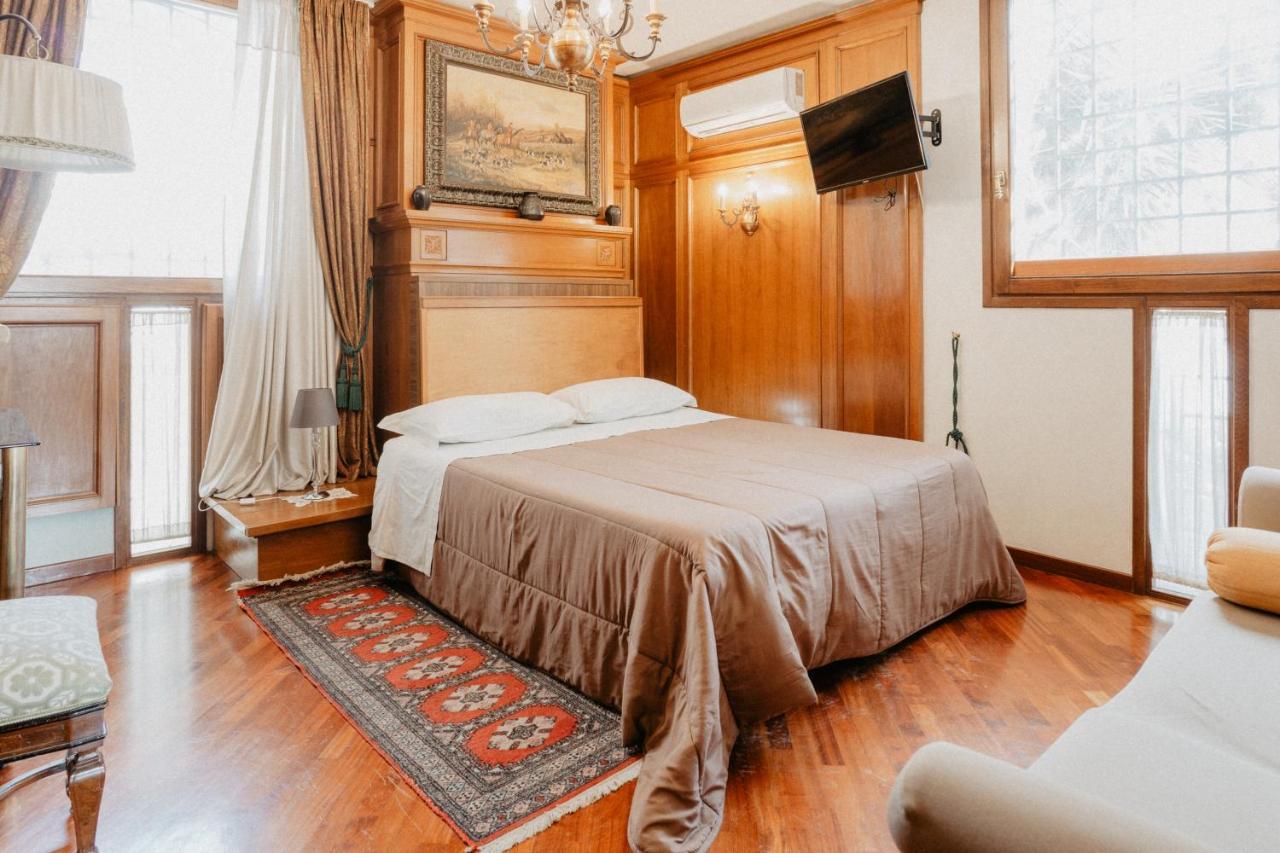 טאראנטו Villa Luigi XVI מראה חיצוני תמונה