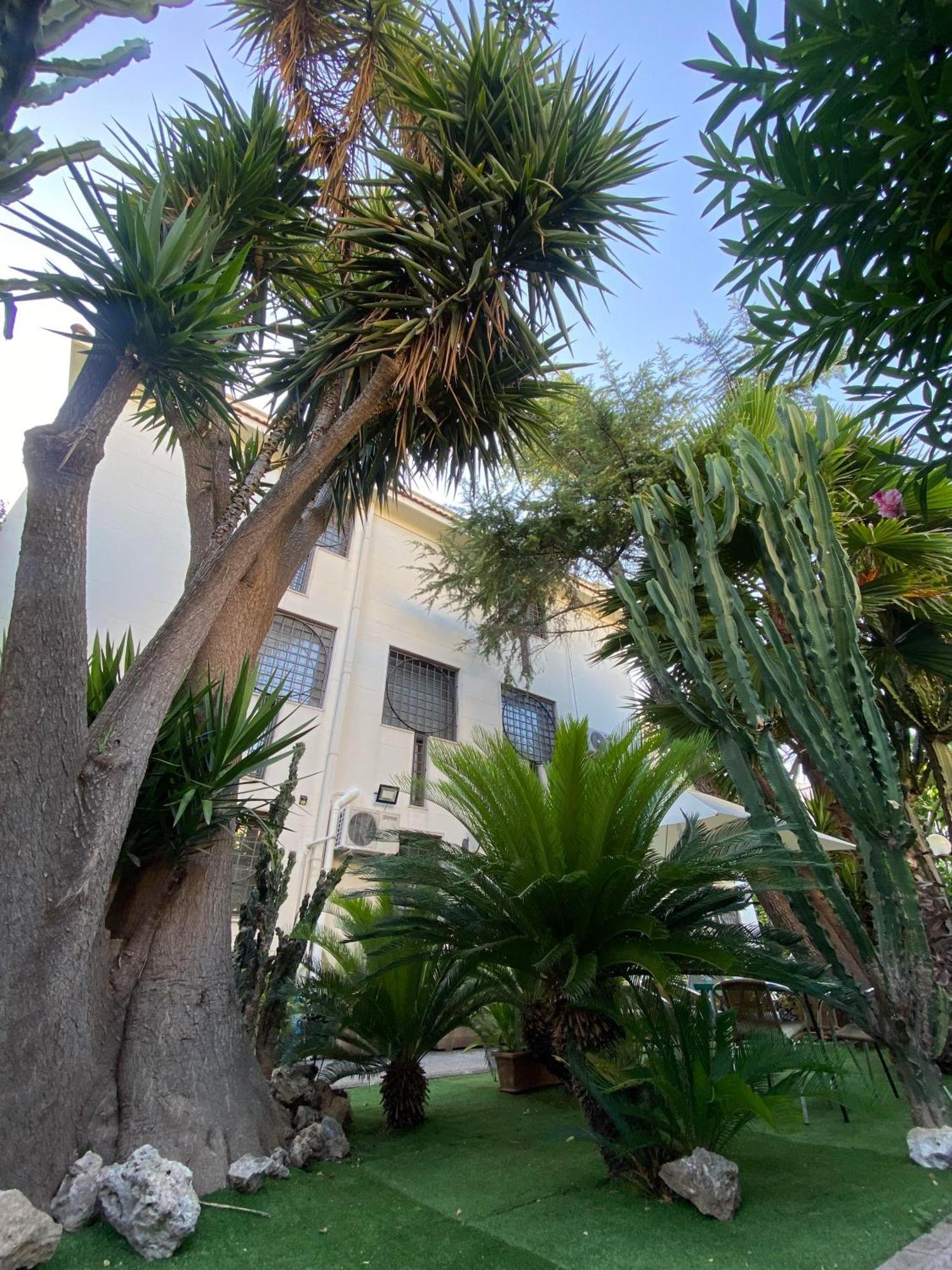 טאראנטו Villa Luigi XVI מראה חיצוני תמונה