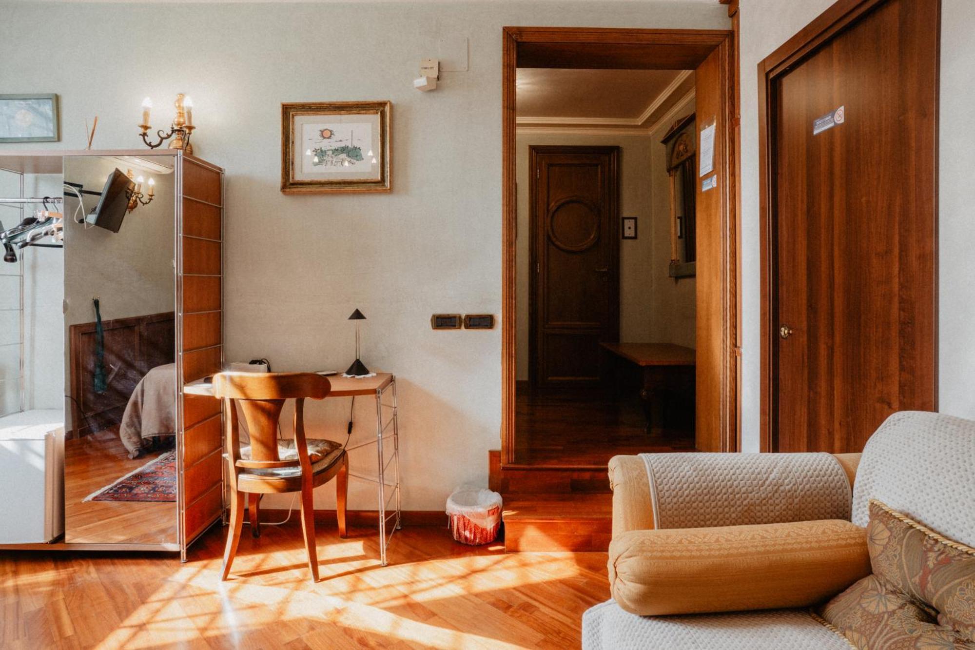 טאראנטו Villa Luigi XVI מראה חיצוני תמונה