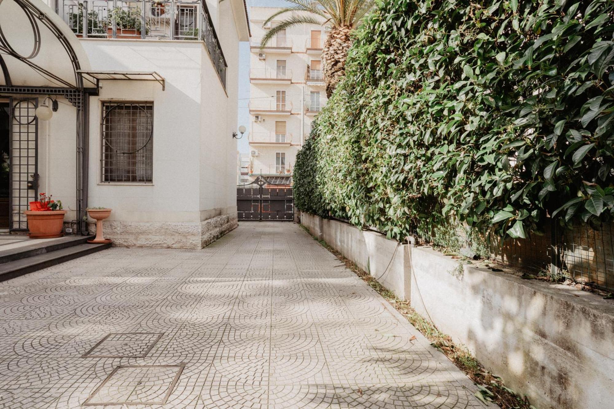 טאראנטו Villa Luigi XVI מראה חיצוני תמונה
